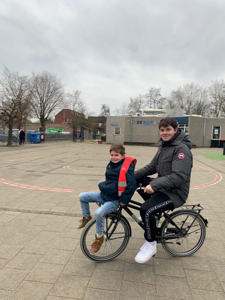 Sport-BSO Flekss Raamsdonksveer - Kinderen ophalen