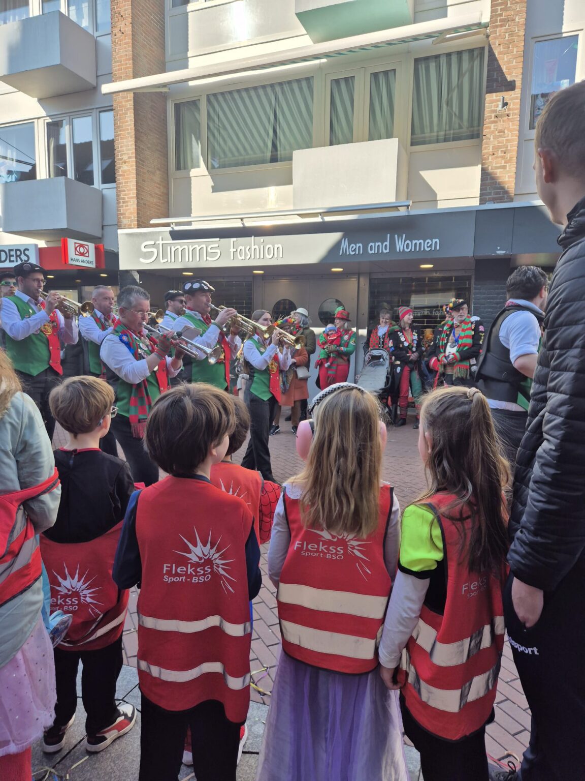 menoroah-Fennaas, carnavalsoptocht