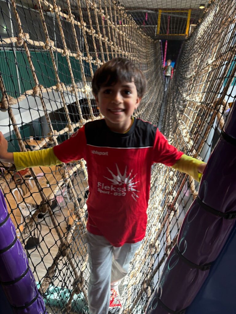 menorah-fennaas, Kabonk