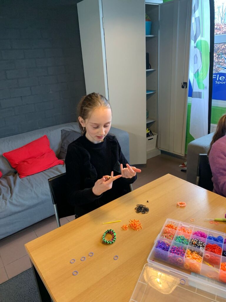 Bso-Etten-Leur Armbandjes maken op locatie