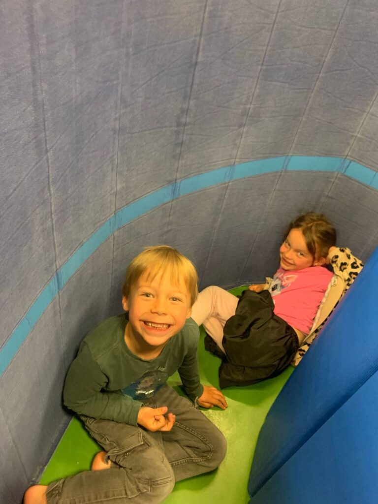 Sport-Bso Flekss Kerkwerve Verstoppen met 10 tellen in de rimboe