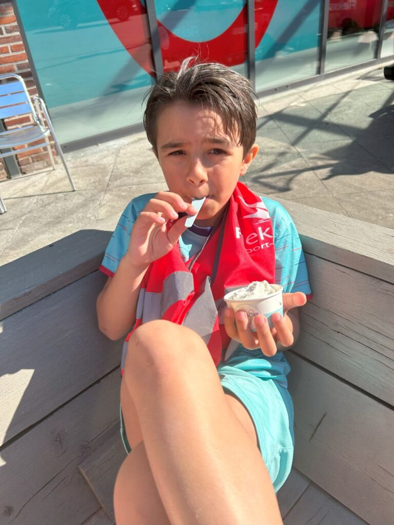 Sport-Bso Flekss Kerkwerve Ijsjes eten