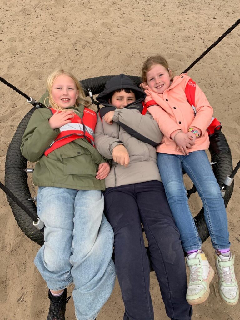 Raamsdonksveer - Schommel