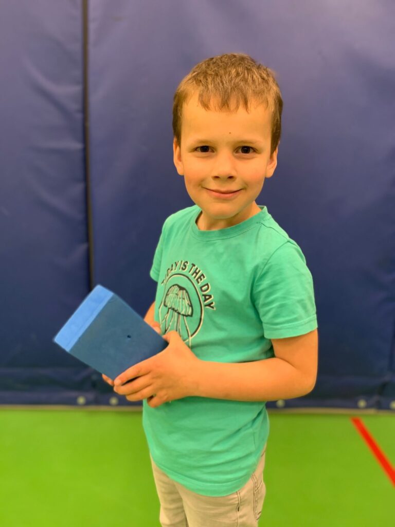 kind met blokje nowies etten-leur