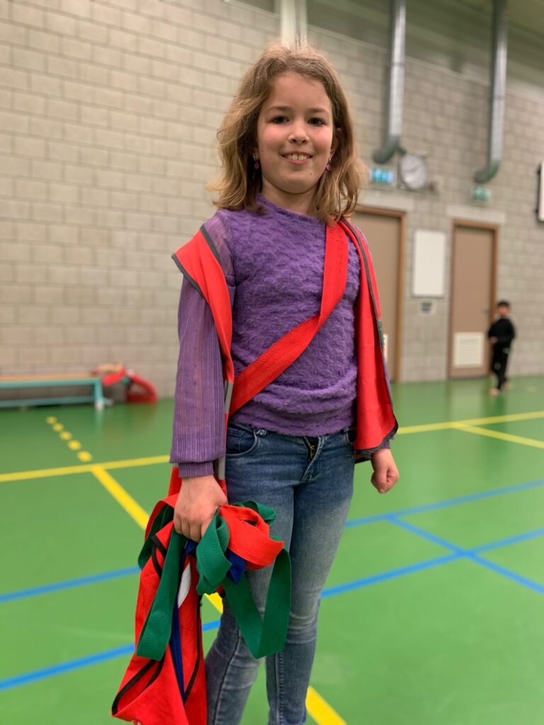 kind speelt kat en muis nowies Etten-leur