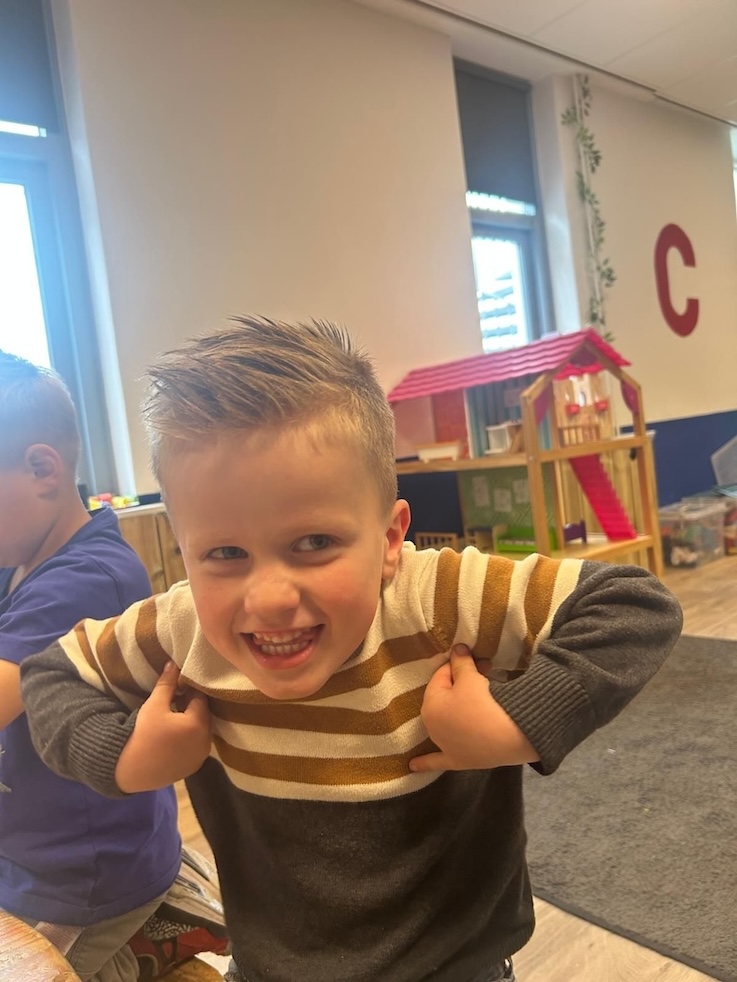 kind trekt gekke bek nowies Etten-leur