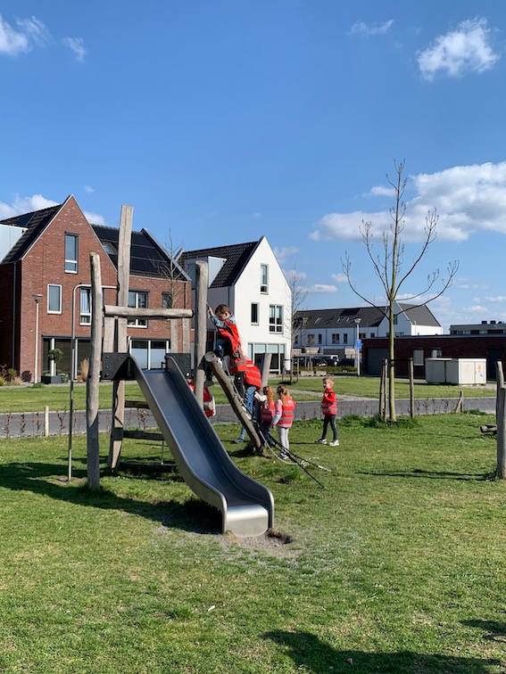 kindjes spelen buiten etten-leur