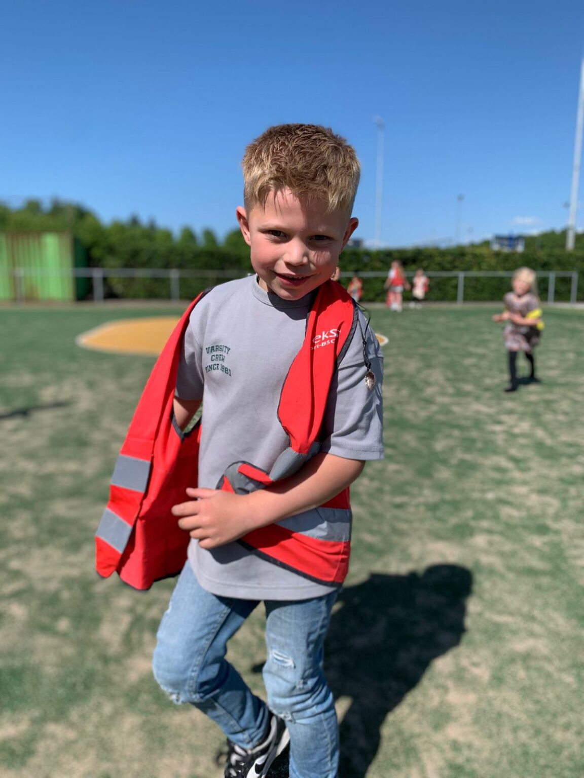 Sport-Bso Flekss De Nowies buiten sporten bij focus