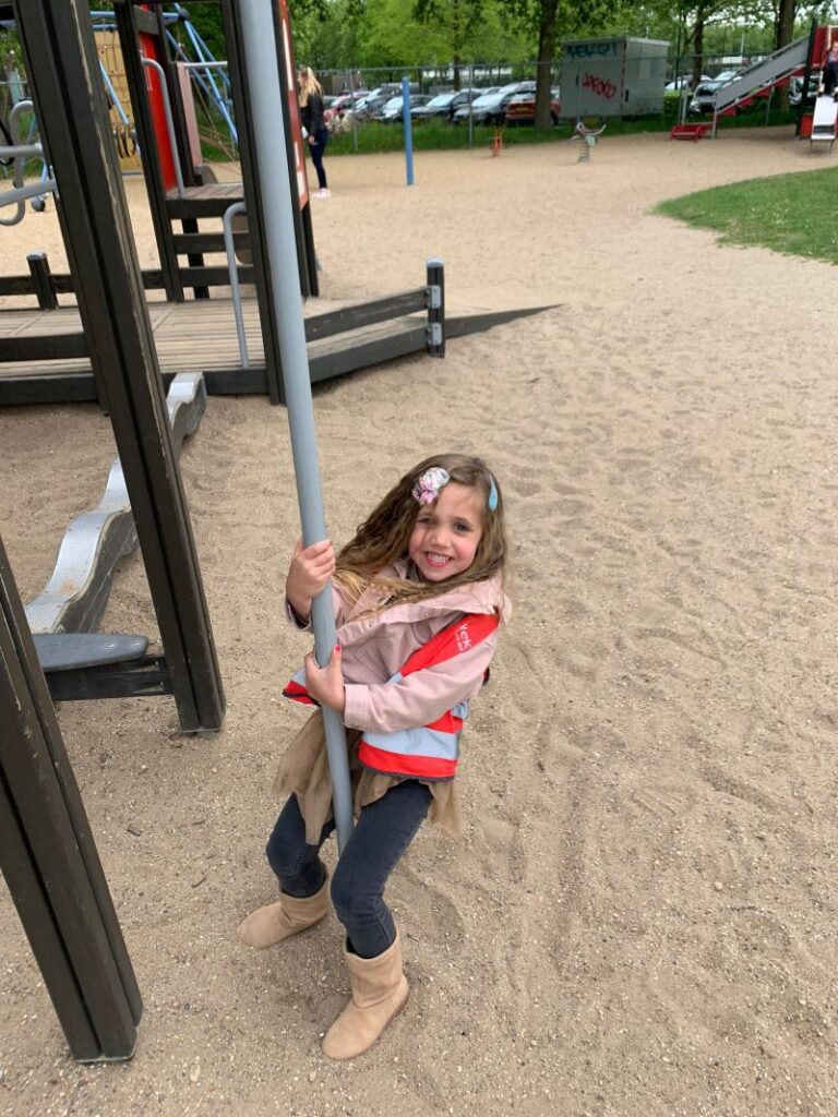 Sport-bso Flekss Kerkwerve Spelen in de speeltuin