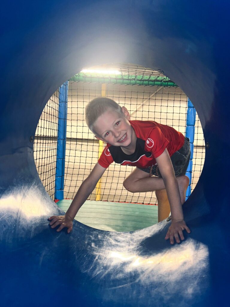 Kinderen spelen bij Sport-BSO Flekss