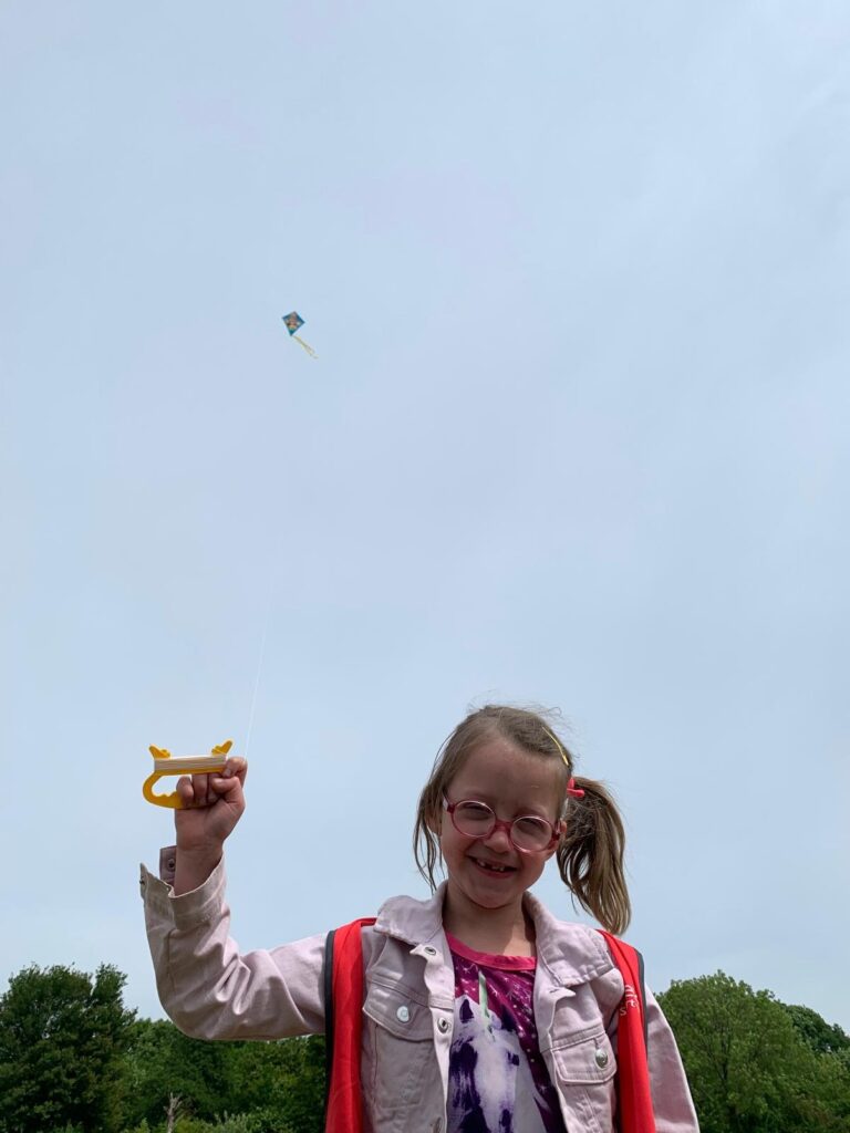 kind aan het vliegeren zevenbergen