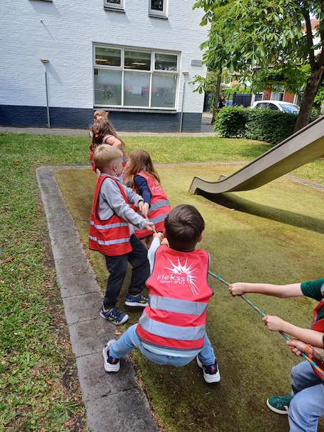 kinderen aan het touwtrekken nowies etten-leur