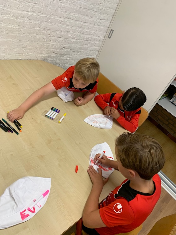 kinderen aan het knutselen zevenbergen