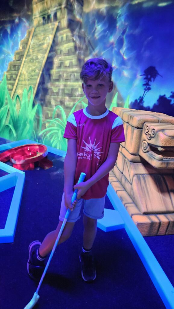 BSO dillehof- glow golf