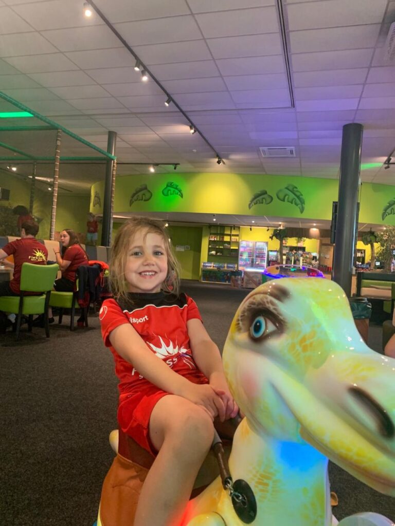 Sport-Bso Flekss Kerkwerve Monkey Town spelen Etten-Leur