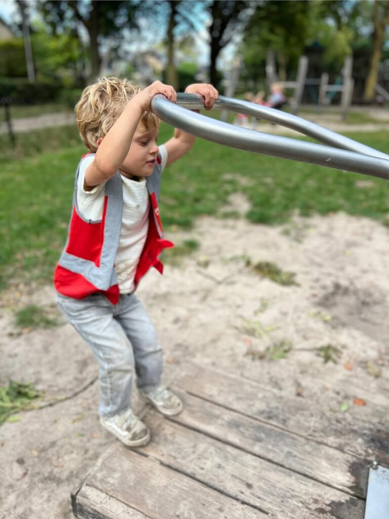 Lekker aan het spelen met de waterpomp