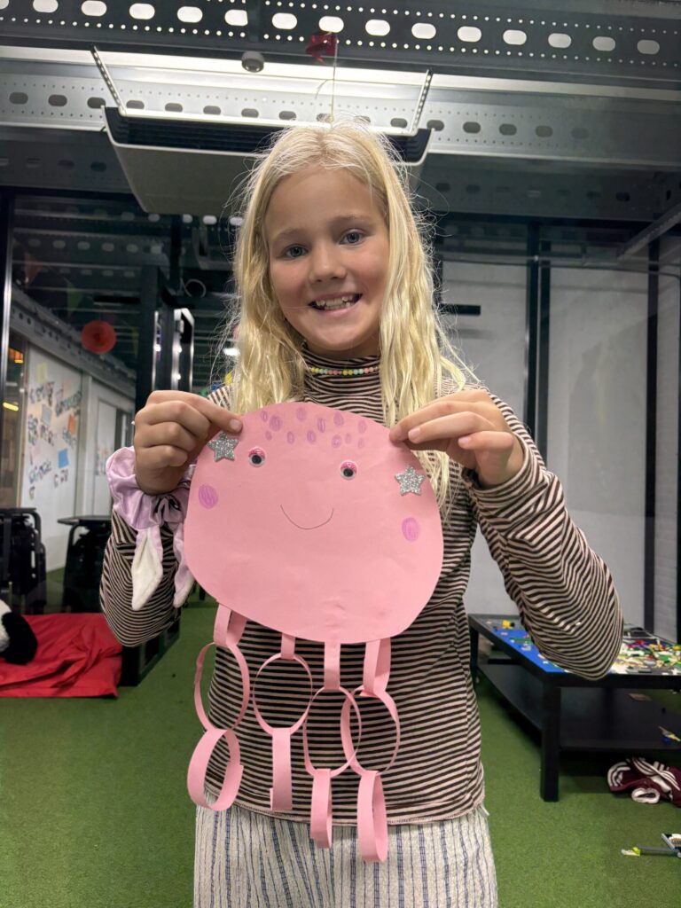 Sport-BSO Flekss Soccer Center - Knutselactiviteit