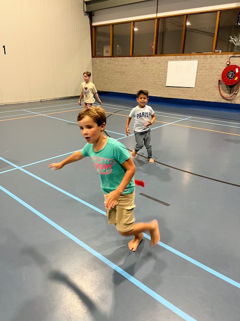 kinderen sporten gymzaal bso zevenbergen
