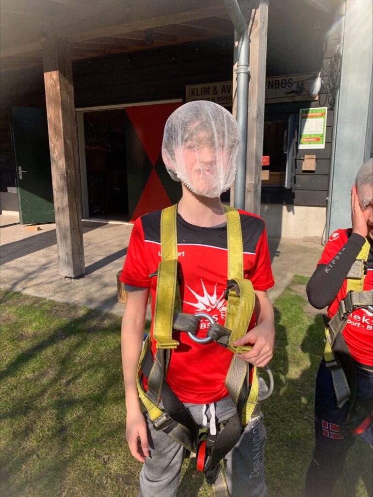 Mathenesse 2 - helmnetje