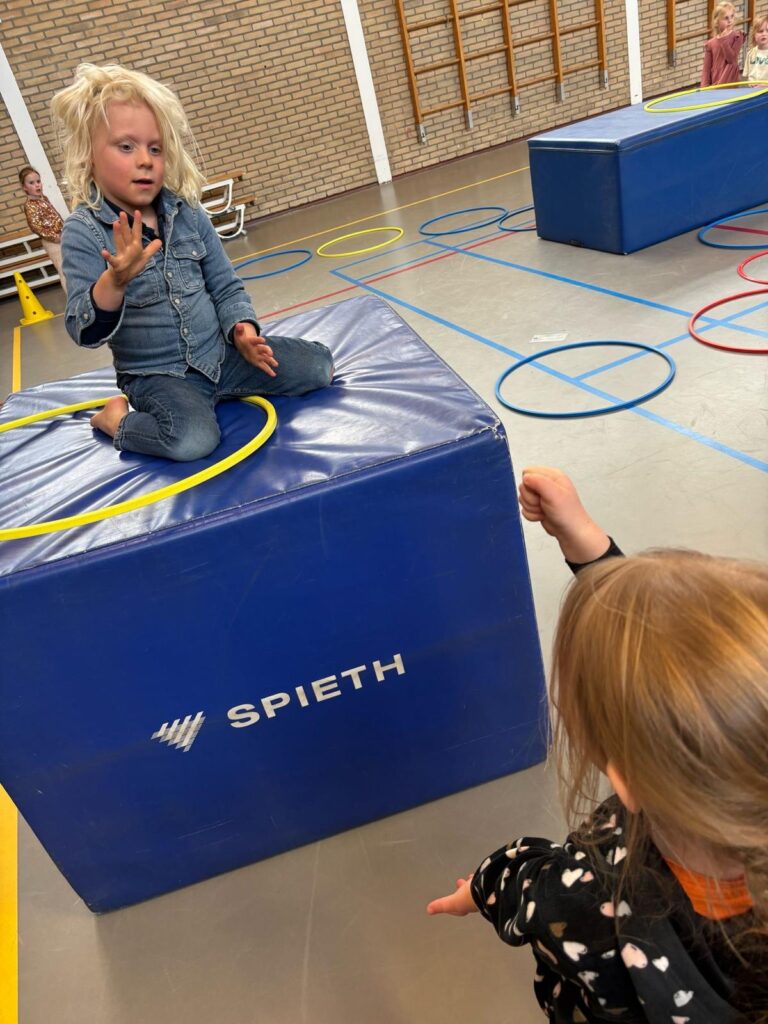 Mathenesse - steen papier