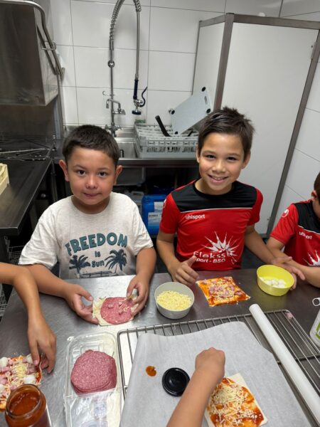 Pizzas bakken kraaienest