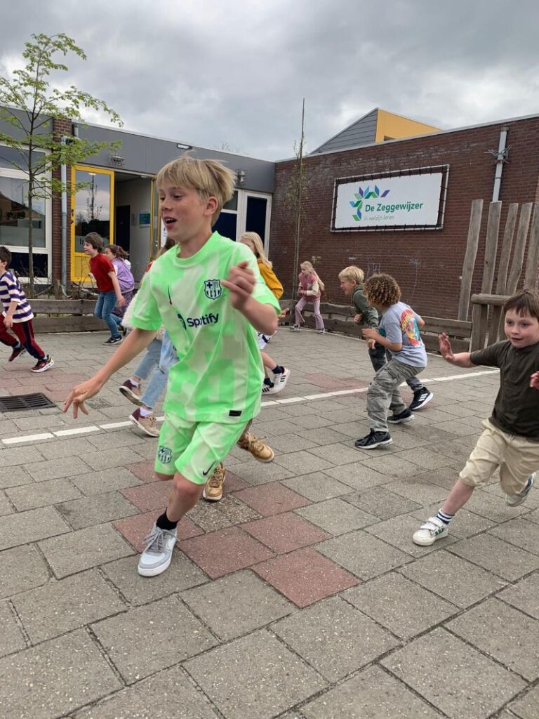 Flekss zeggewijzer Terheijden 16 - buitenspelen