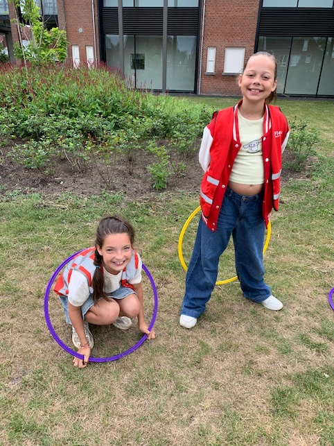 kinderen spelen met hoepels Etten-leur