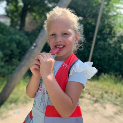 kind eet ijsje zevenbergen